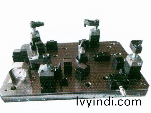 齒輪室罩蓋液壓裌具